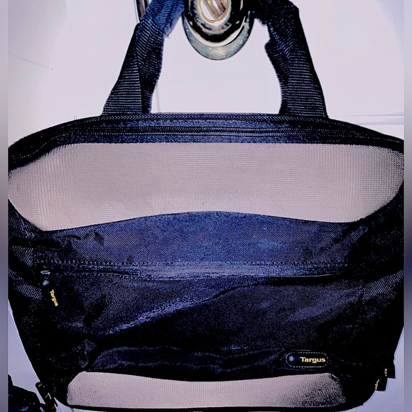 Black Targus Laptop multiple functions case! - Picture 3 of 17